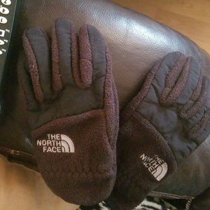 Boys North face gloves